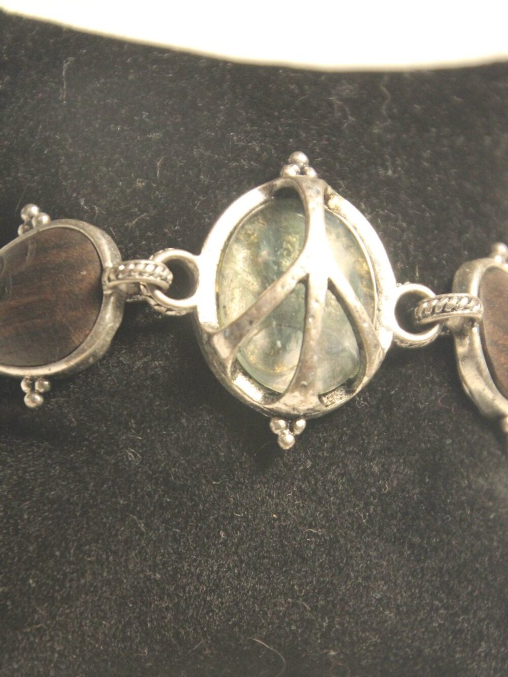 Bracelet silver tone with bar clasp. Lucky Brand. Good condition.